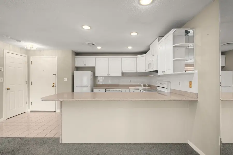 59 Valley #5H, Medford, MA 02155 - #3