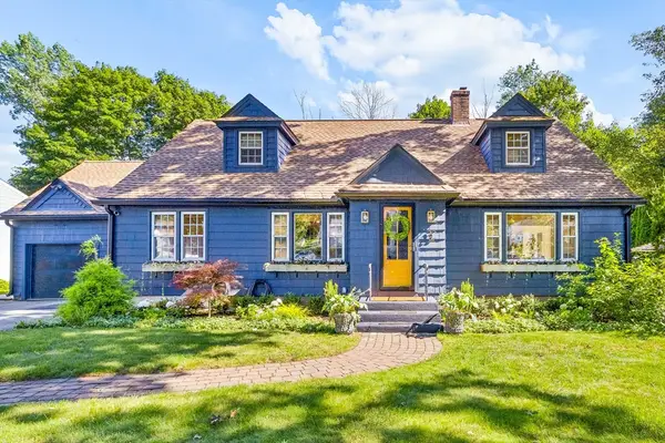 22 Mabelle St, Worcester, MA 01602