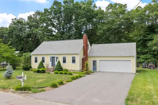 126 Oak Ridge Dr, Ayer, MA 01432