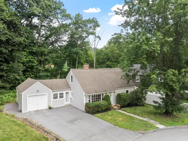 14 Meadow Ln, Worcester, MA 01602