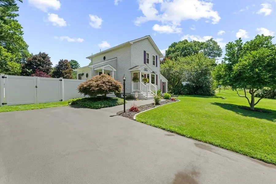 33 Scenic Ave, Webster, MA 01570 - #3