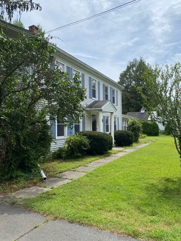 4-6 Middle St, Hadley, MA 01035