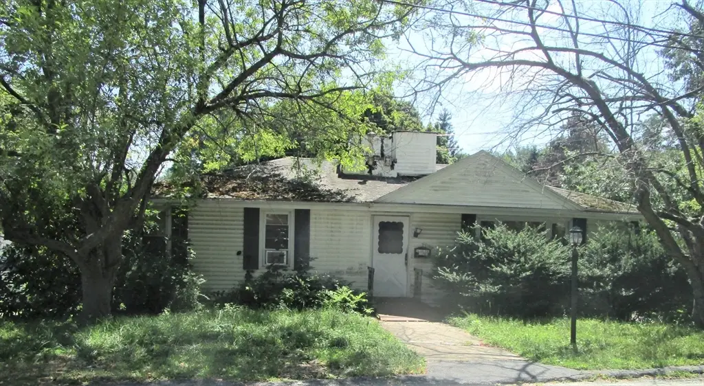 21 Baxter St, Worcester, MA 01602 - #1