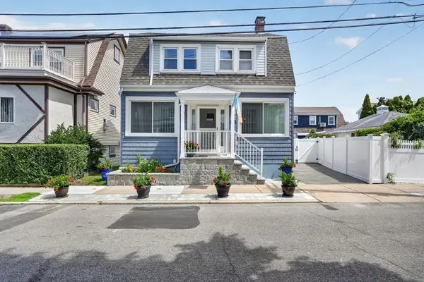 100 Whitin Ave, Revere, MA 02151