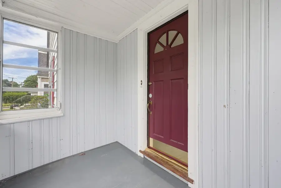 404 Park St, Stoughton, MA 02072 - #3