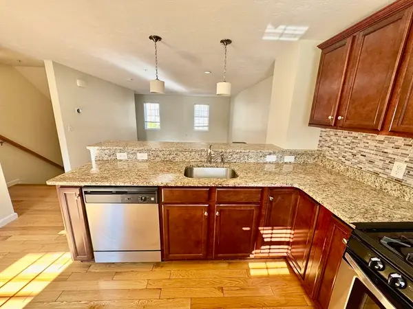 80 Rogers St #503, Lowell, MA 01852