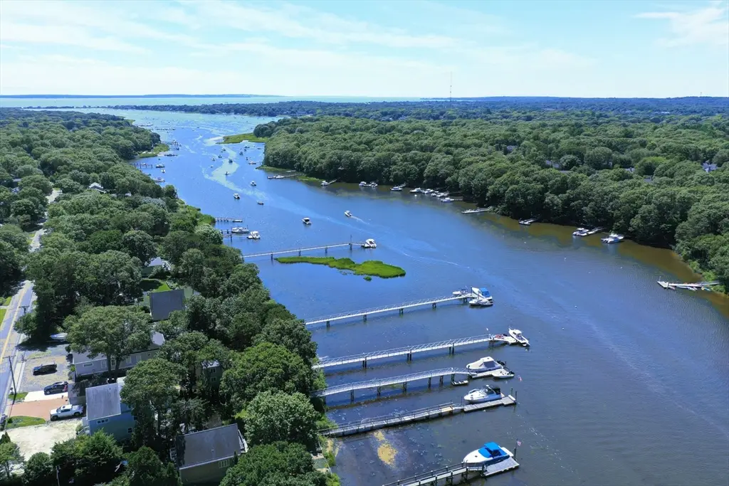 107 Shorewood Dr, Falmouth, MA 02536 - #1