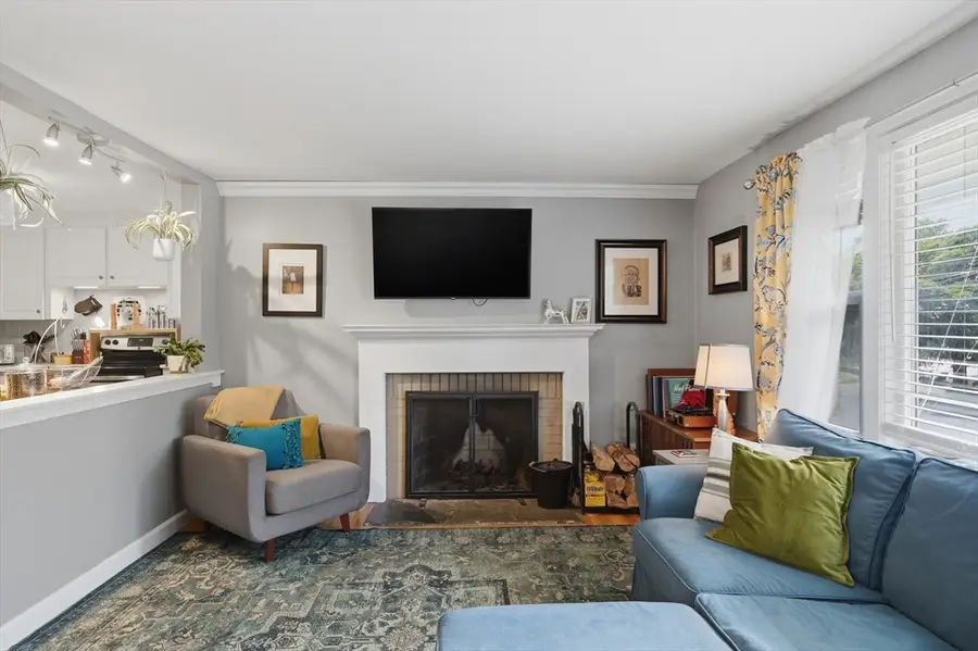28 Hilltop Circle, Worcester, MA 01609 - #3