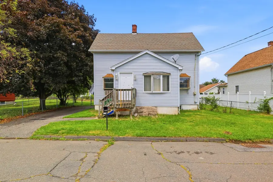118 Blanchwood Ave, Chicopee, MA 01013 - #2