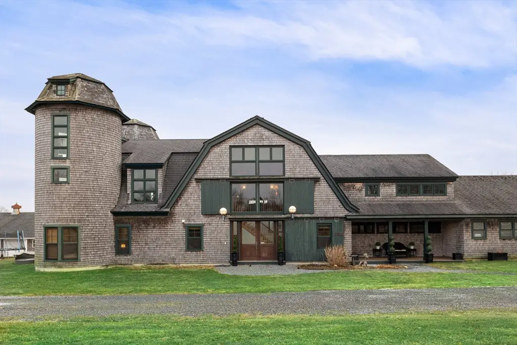 1 Masthead Lane, Dartmouth, MA 02748 - #1