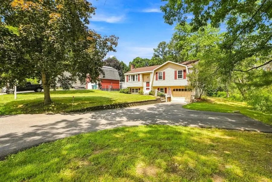 4 Picadilly St, Upton, MA 01568 - #2
