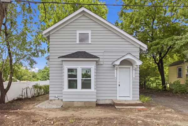 25 Redman Pl, Fitchburg, MA 01420