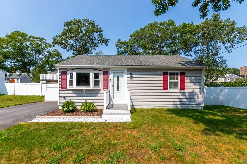 4 Standish Ave, White Island Shores, MA 02538 - #1