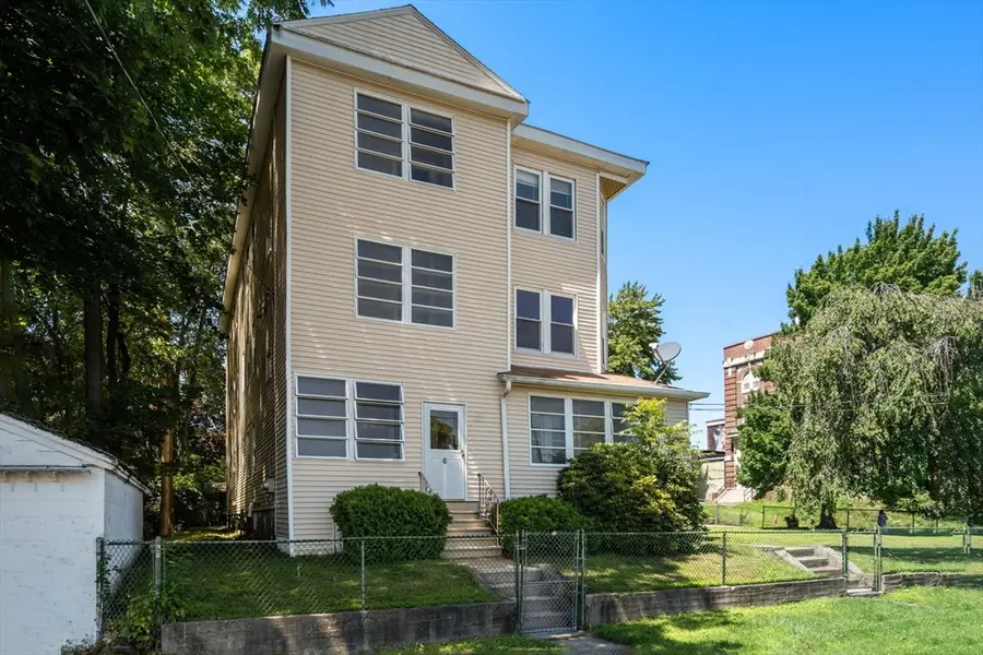 6 Indiana St, Worcester, MA 01604 - #3