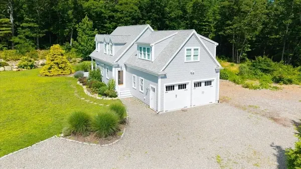 20 Durham Dr, Falmouth, MA 02536