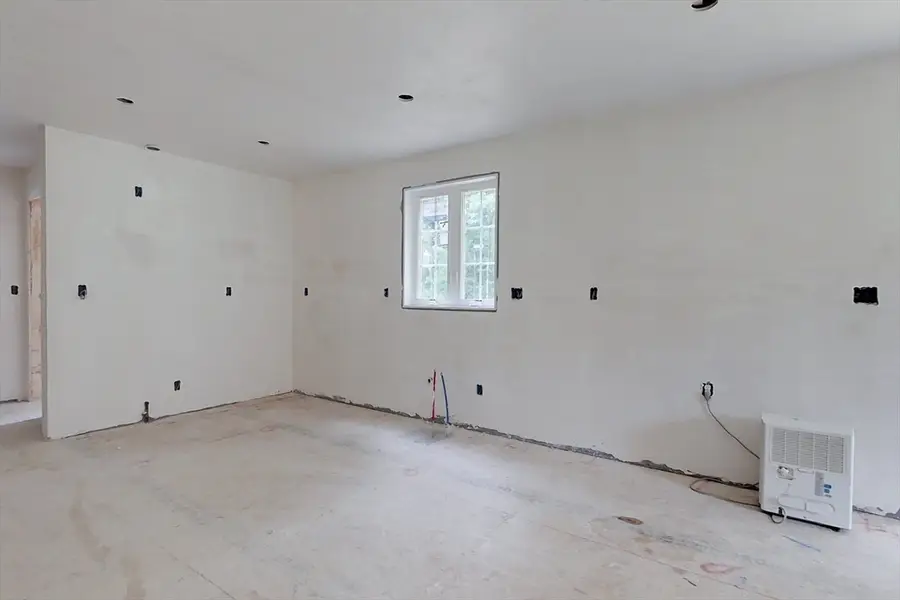 179 Brookline St, Pepperell, MA 01463 - #3