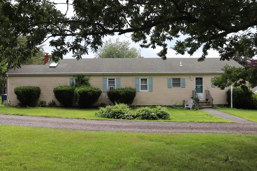 19 Vincent St, Middletown, RI 02842 - #2