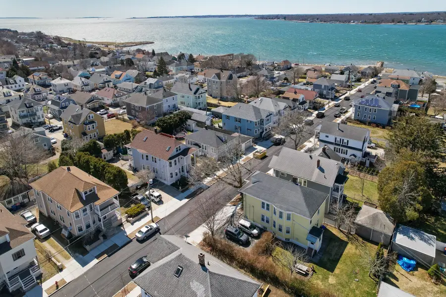 58 Oaklawn St, New Bedford, MA 02744 - #3
