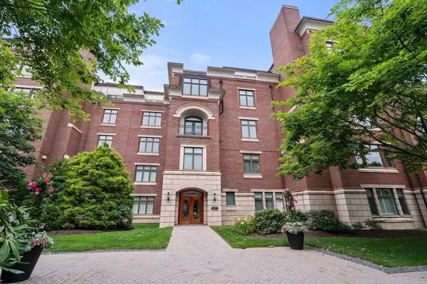120 Seaver Street #U:C401, Brookline, MA 02445
