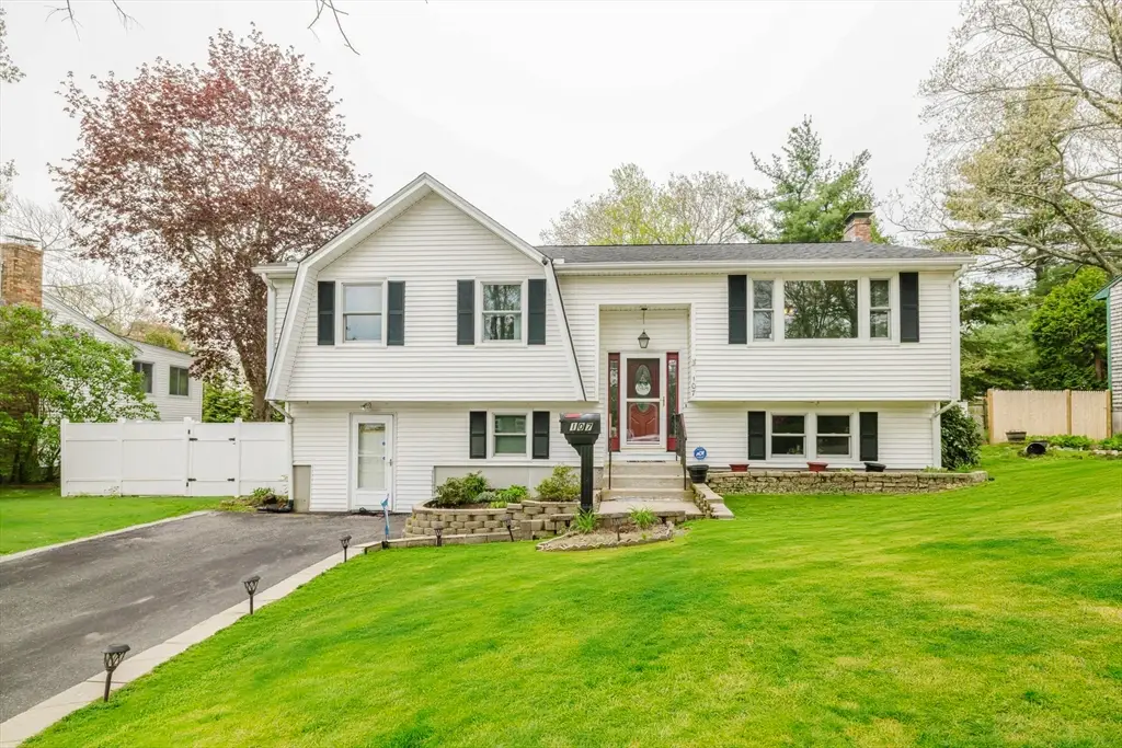 107 Alandale Ave, Brockton, MA 02301 - #1