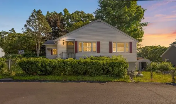 32 Hillcrest Rd, Dracut, MA 01826