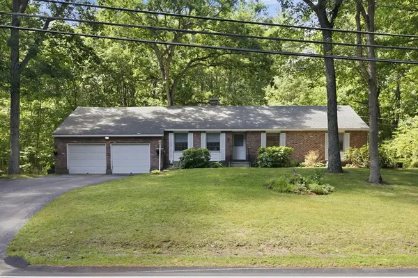 81 Warren Rd, Townsend, MA 01469