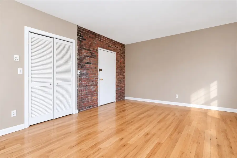 32 Fleet St #7, Boston, MA 02113 - #3