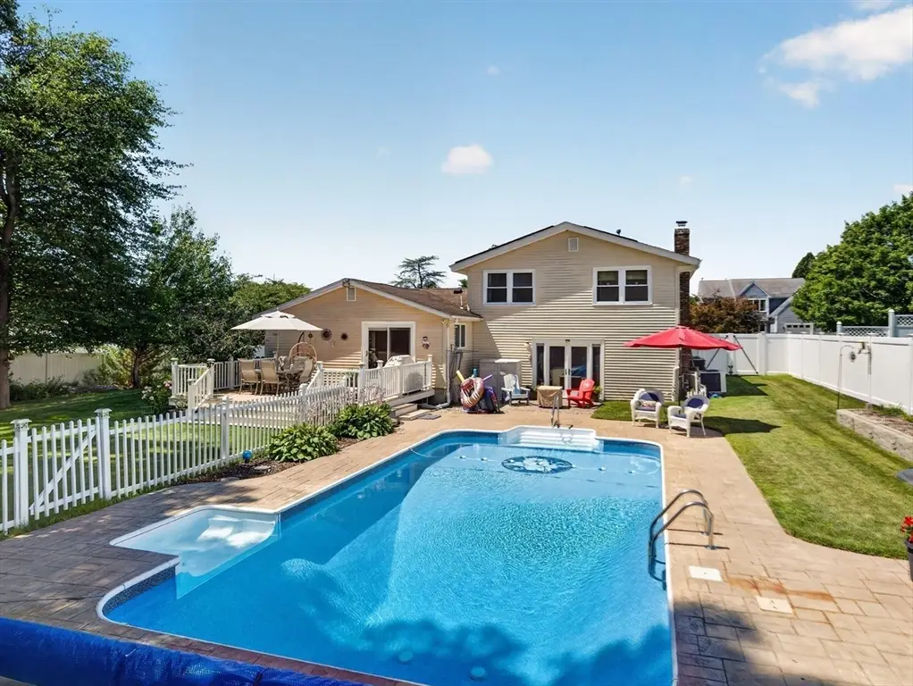 6 Topaz Ln, Dartmouth, MA 02747 - #1