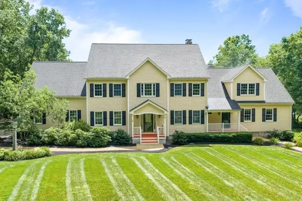 139 Highland St, Townsend, MA 01469