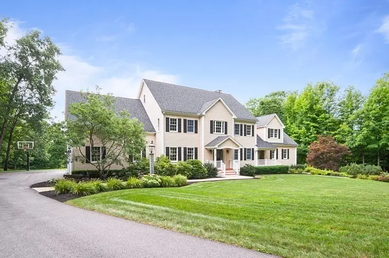139 Highland St, Townsend, MA 01469 - #2