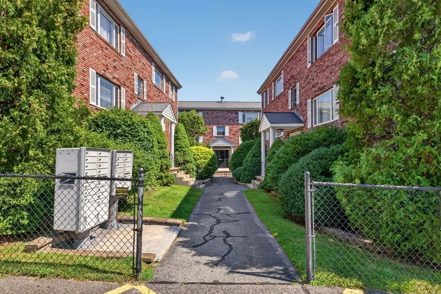50 Clark St #12, Fall River, MA 02720 - #3