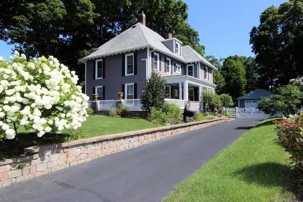 35 Peirce Street, Middleboro, MA 02346