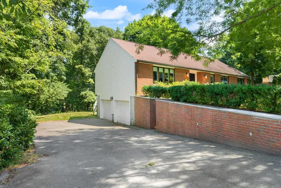 24 Minihans Ln, Quincy, MA 02169 - #3