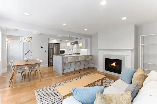 327-329 Hurley St #2, Cambridge, MA 02141