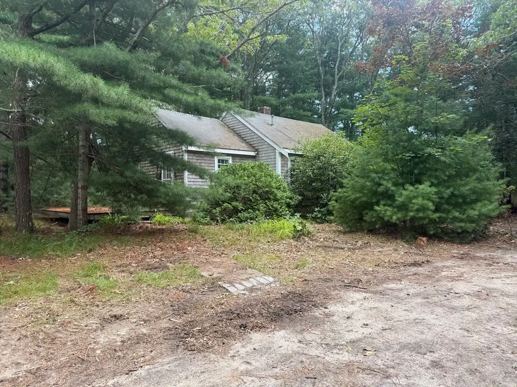 1081-B Main St, Cotuit, MA 02635 - #1