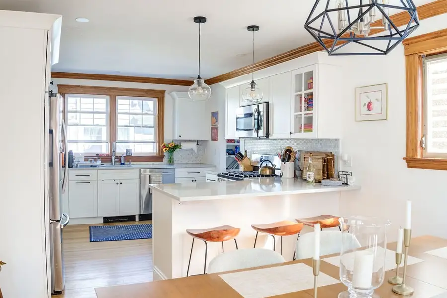 656 W Roxbury Pkwy, Boston, MA 02131 - #2