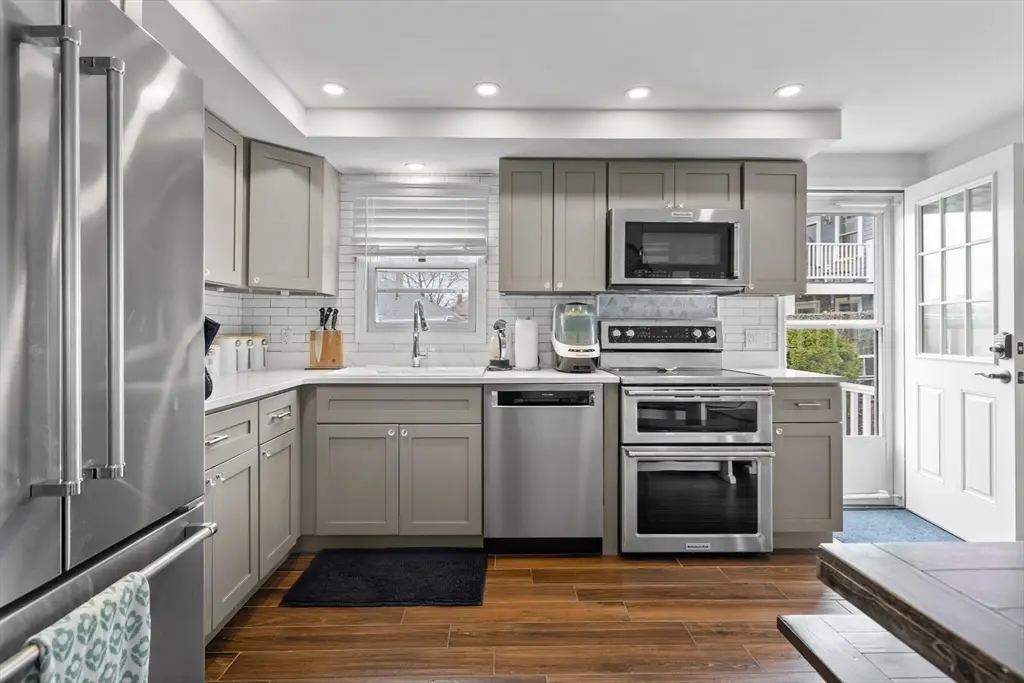 51 Glide St #2, Boston, MA 02122 - #1