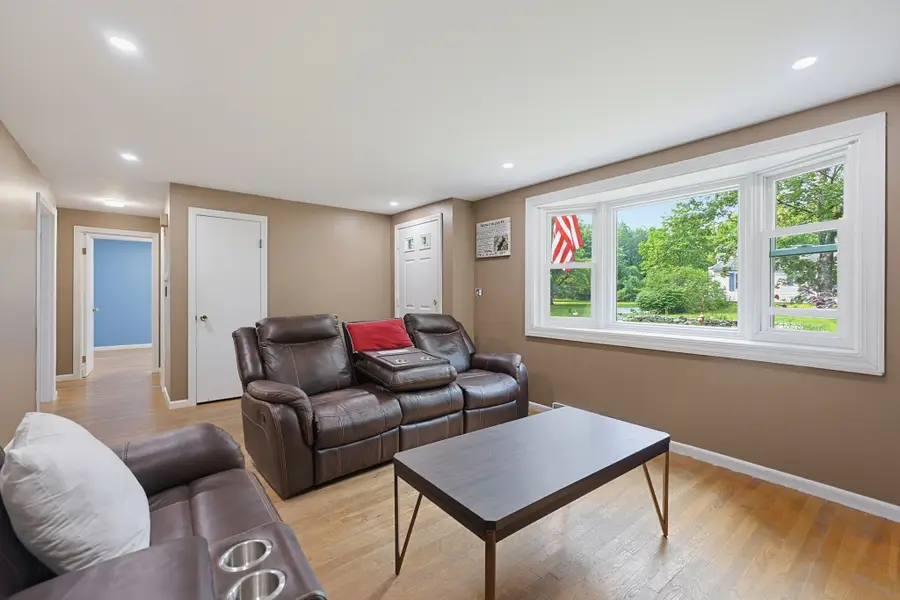 304 Primrose Hill Rd, Dracut, MA 01826 - #2