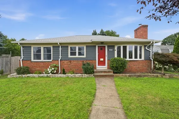 205 Central Ave, Seekonk, MA 02771