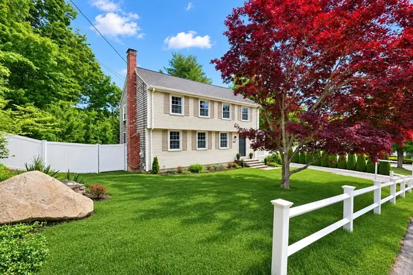 15 Calvin Road, North Attleboro, MA 02760