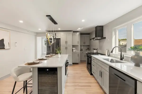 22 Hunting Street #3P, Cambridge, MA 02141