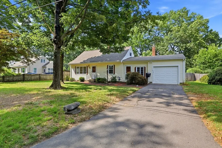 11 Grenier Dr, Westfield, MA 01085 - #2