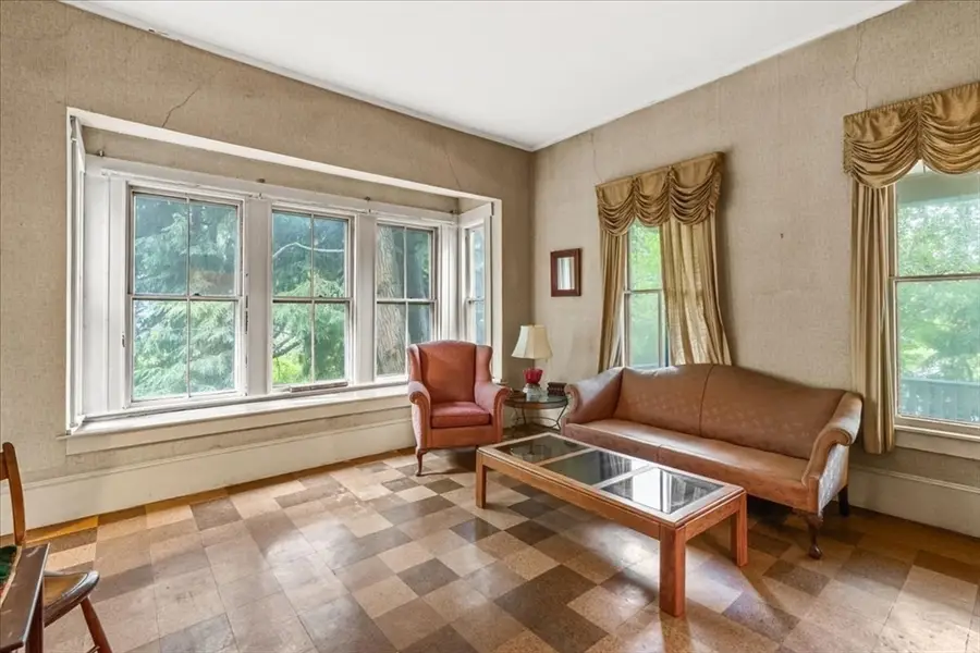 40 Columbus St, Newton, MA 02461 - #3