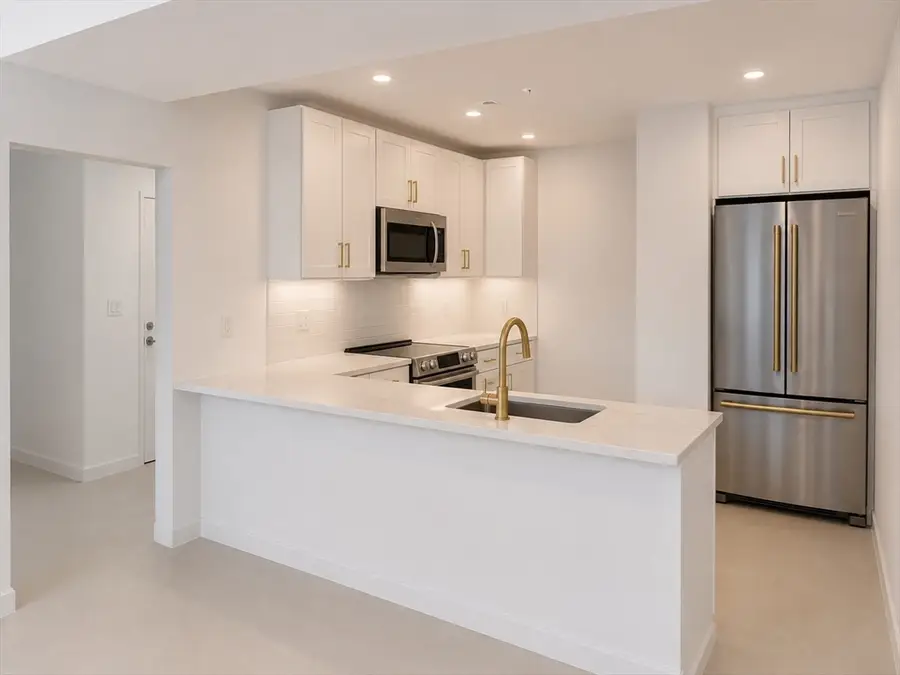 820 Hyde Park Ave. #202, Boston, MA 02136 - #2