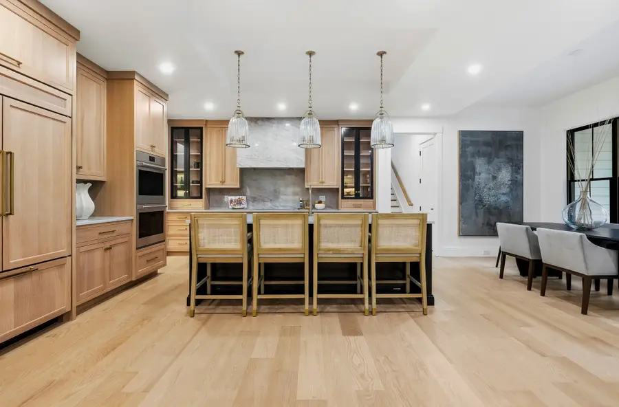29 Hartford St, Dover, MA 02030 - #3