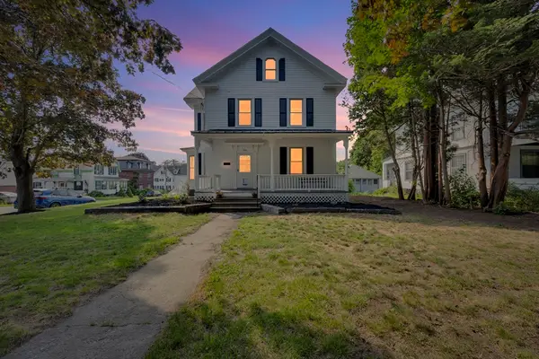 302 Chestnut St, Clinton, MA 01510
