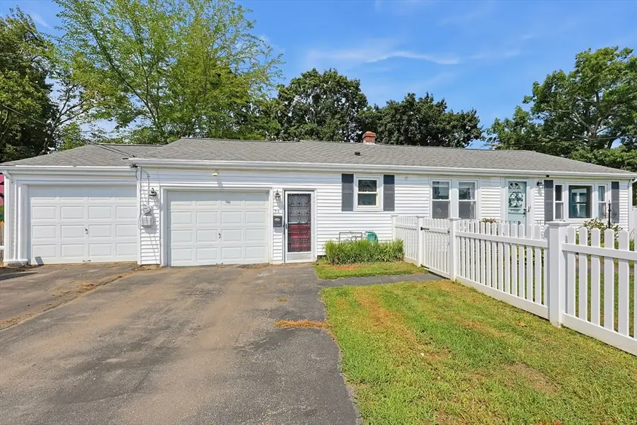 30 Lloyd St, Blackstone, MA 01504 - #3