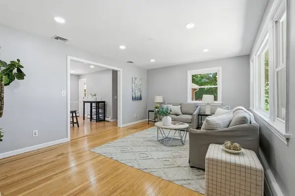 158 Devens St, Springfield, MA 01151