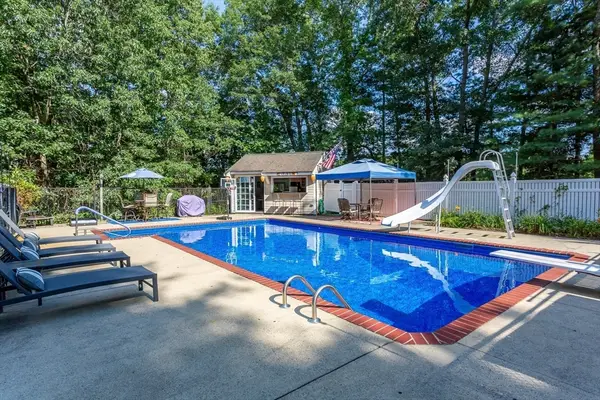 2 Sherwood, Halifax, MA 02338