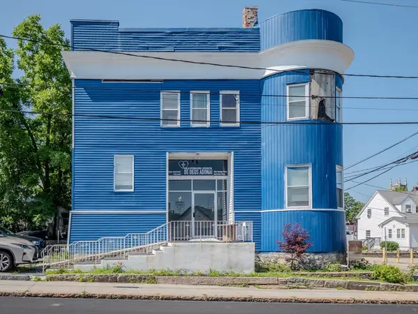 29 Spruce St, Milford, MA 01757